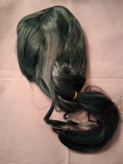 Long green wig new