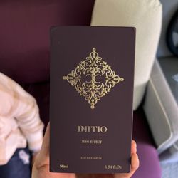 Colognes and perfumes 