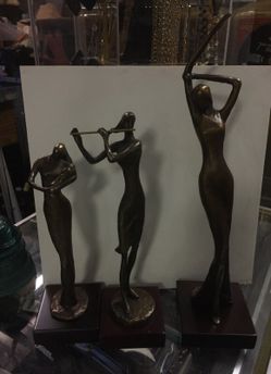 Variety of bronze statues sold by the piece