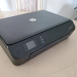 Printer HP Envt 4500 ( Scan, Copy, photo. LITTLE USE 