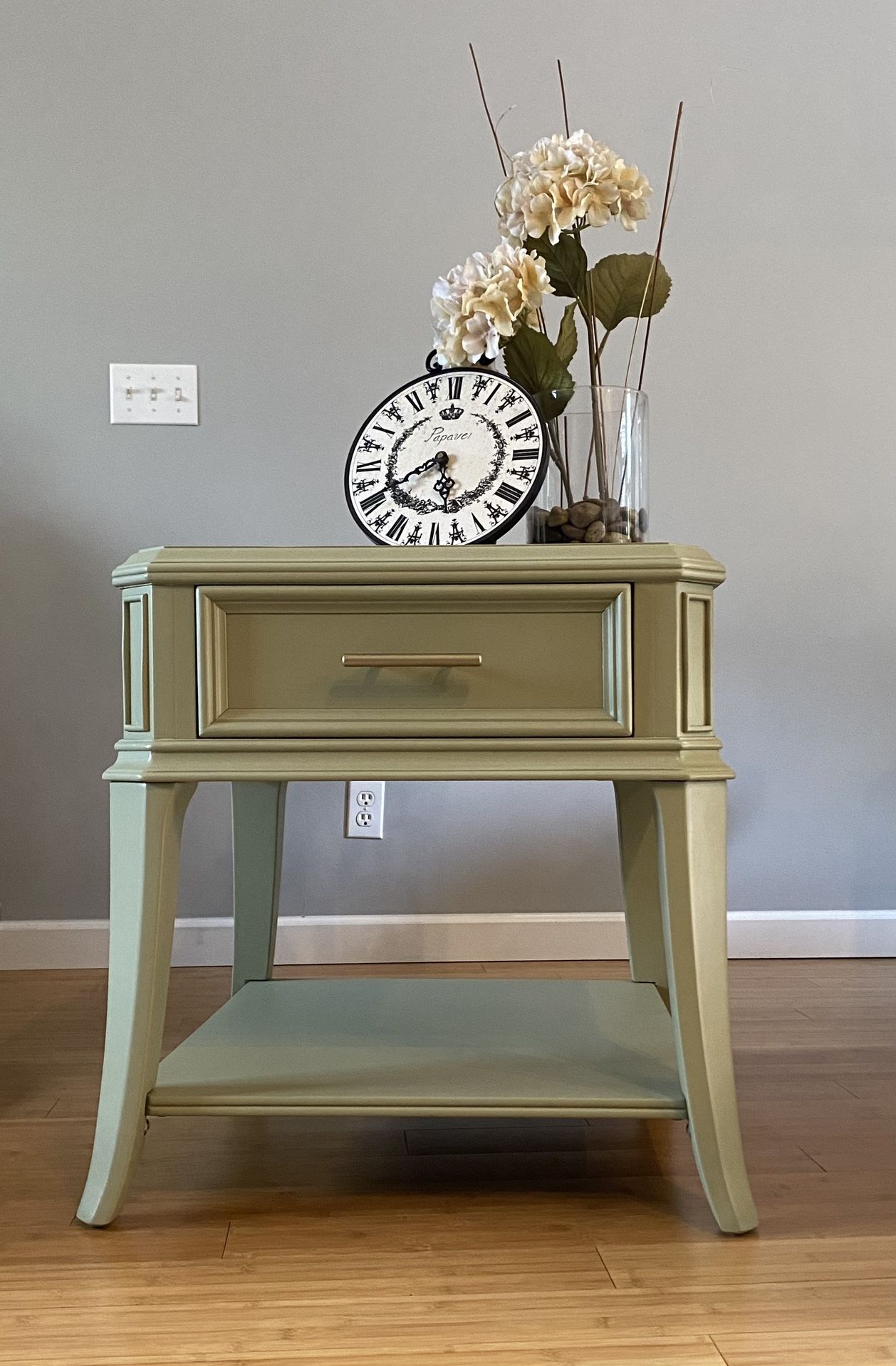 End/entryway Table (in Pillow Green and Gold)