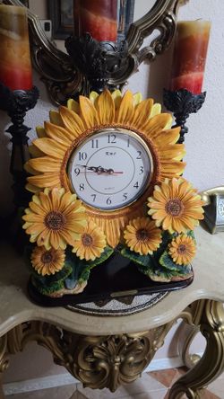 Reloj antiguo de jirasoles