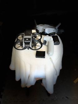 DJI Avata, Motion Controller and FPV goggles