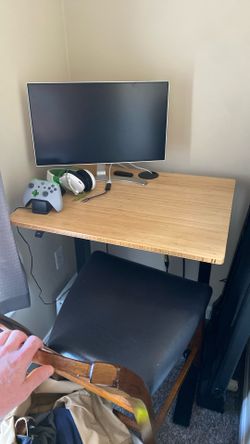 Fully Motorized Standing Desk.