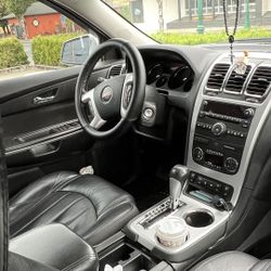 2011 GMC Acadia
