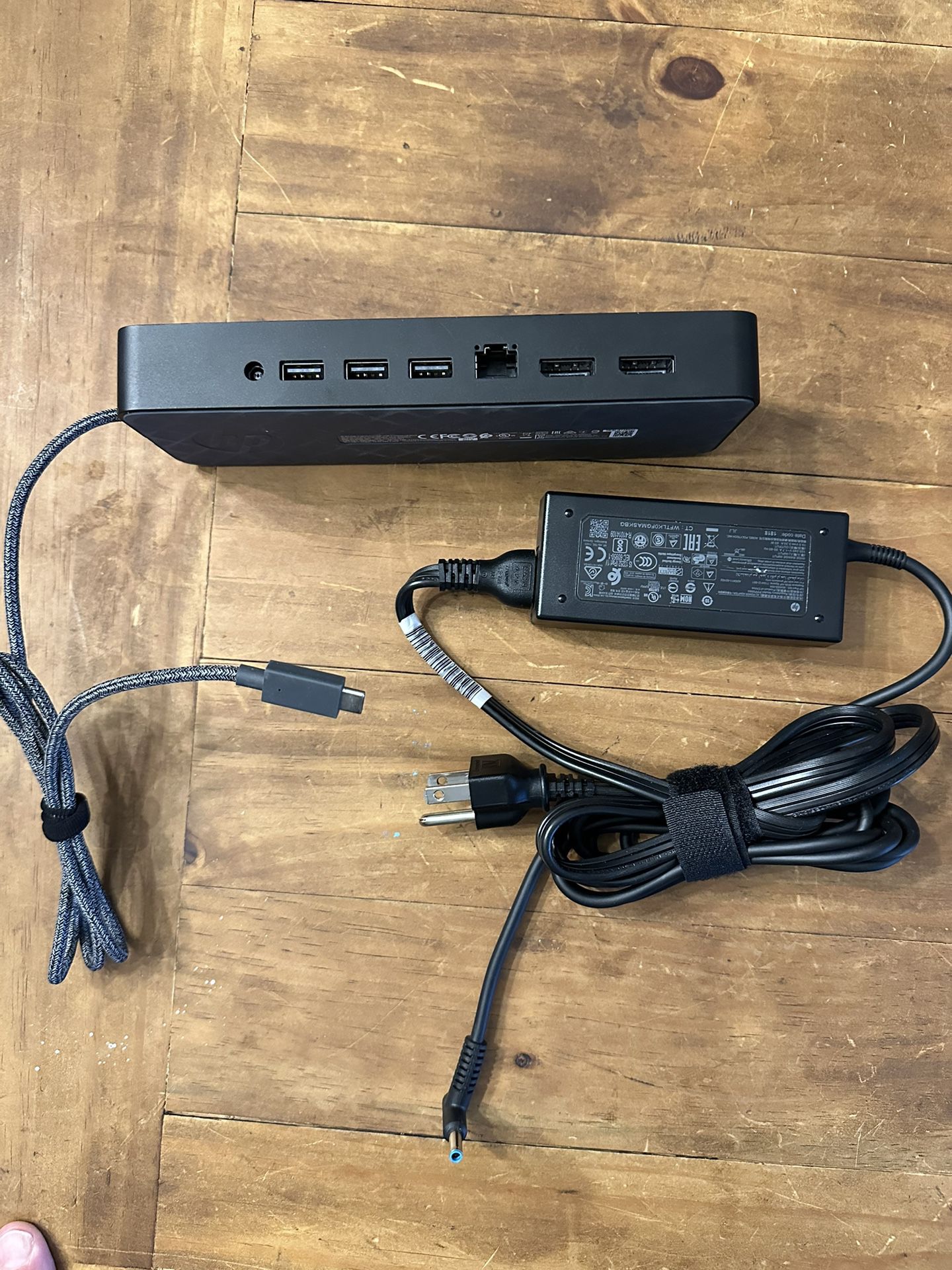 HP Docking Station 925698-001 USB-C Universal With a/c Adapter