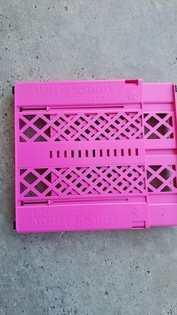 Locker adjustable shelf