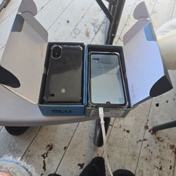 2 Brand New Blu CELL phones 