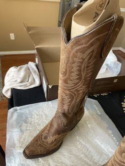 Woman’s Leather Ariat Boots