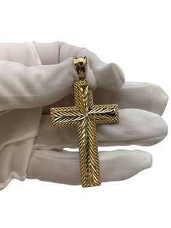 2 1/2" Gold cross pendant #32112