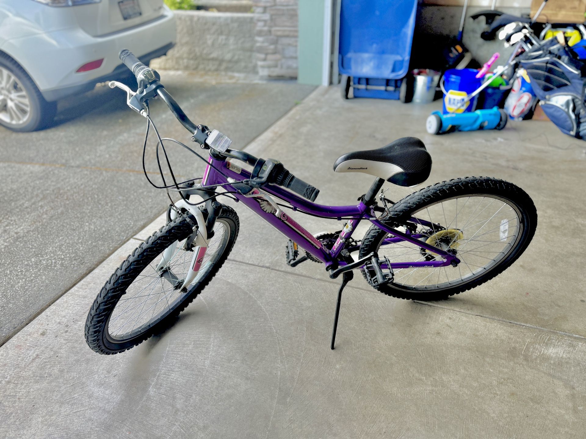 Girls 24” 21 Speed Diamondback Bike/Bicycle