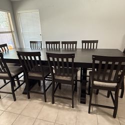 Dining Room Set - 6 to 10 Chair Setup