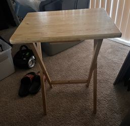 4 tv trays. No holder