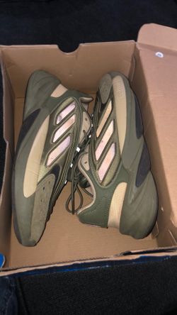 Adidas,size 7 1/2