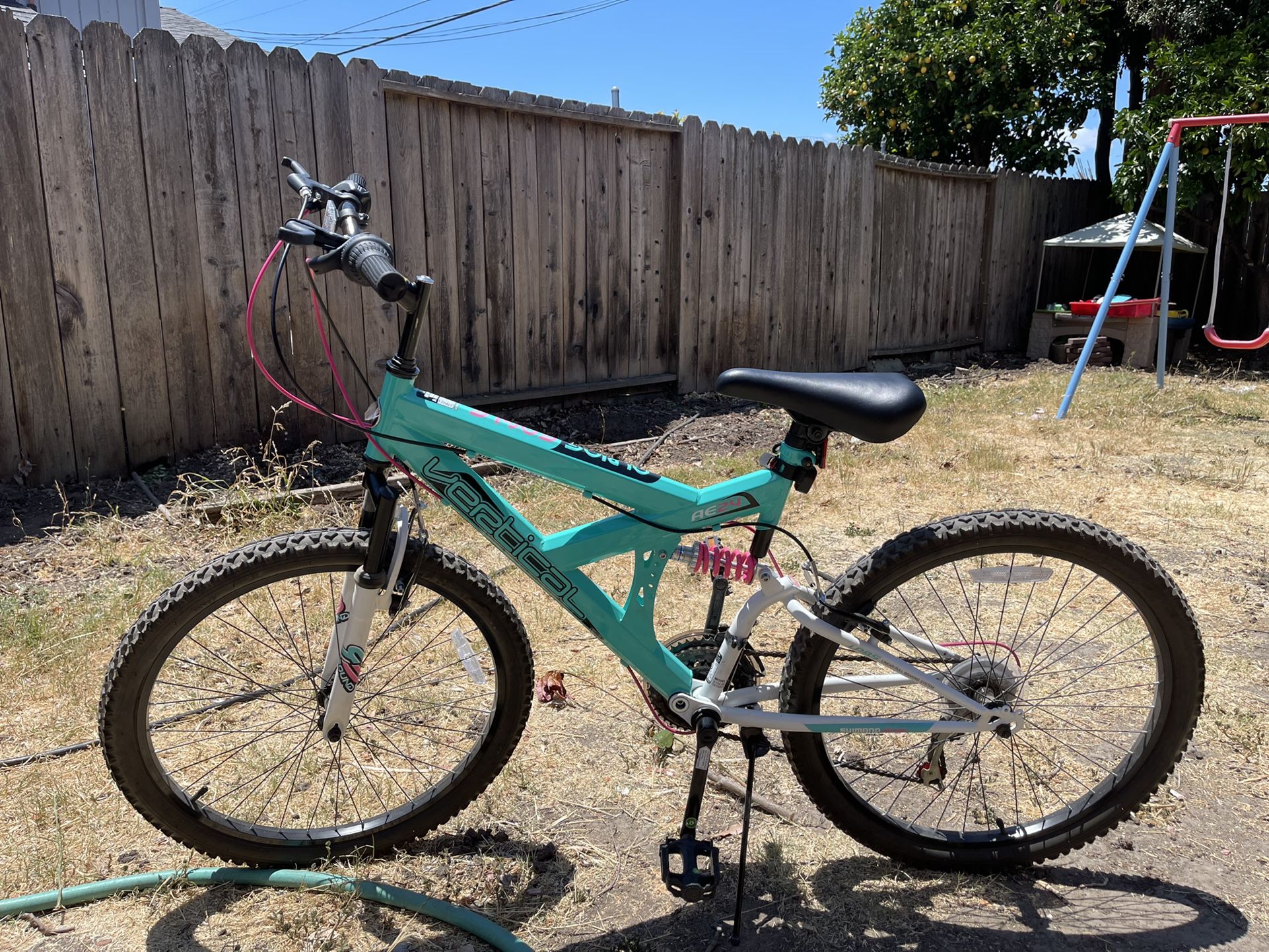 【self Pick Up Only 】Bike Women Dynacraft Vertical Dual Suspension Mountain Bike Girls 24 Inch Wheels with 18 Speed Grip Shiter and Dual Hand Brakes