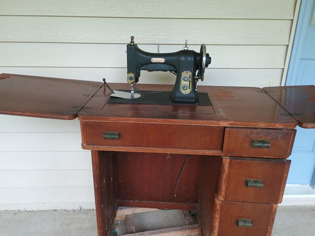 White Vintage Sewing Machine 