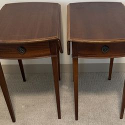 (2) Vintage Mahogany Pembroke Dropleaf Side Tables 22Dp x 26H x 15W Closed…20W-Open