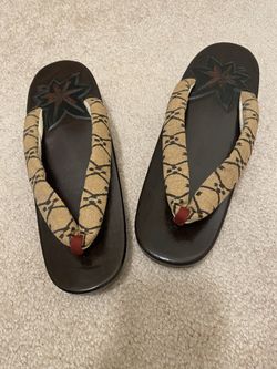 Japanese wooden-curved Geta (sandals)