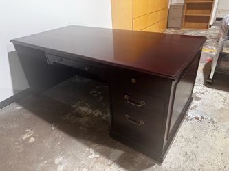 OFFICE/HOME DESK SINGLE PEDAL TRADITIONAL DESK