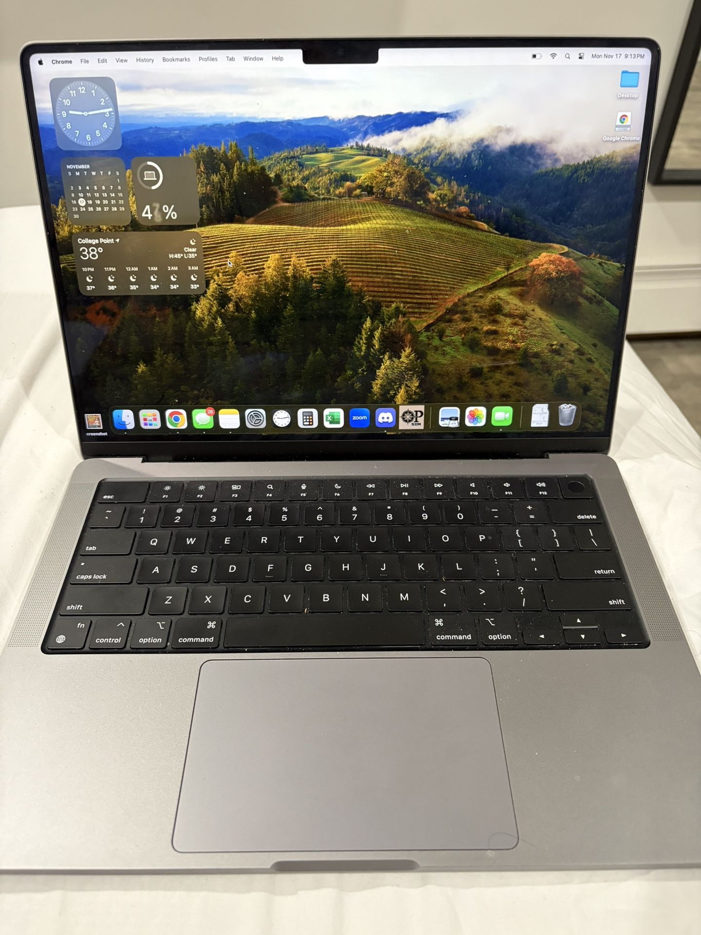 Macbook Pro M1 | iPhone 15 Pro Max 512 GB Combo
