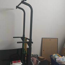 Adjustable Pull Up Bar