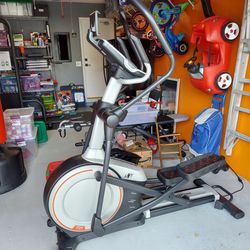 LIKE NEW!! NORDICTRACK ELLIPTICAL + iFit ENABLED!! LIKE NEW!!