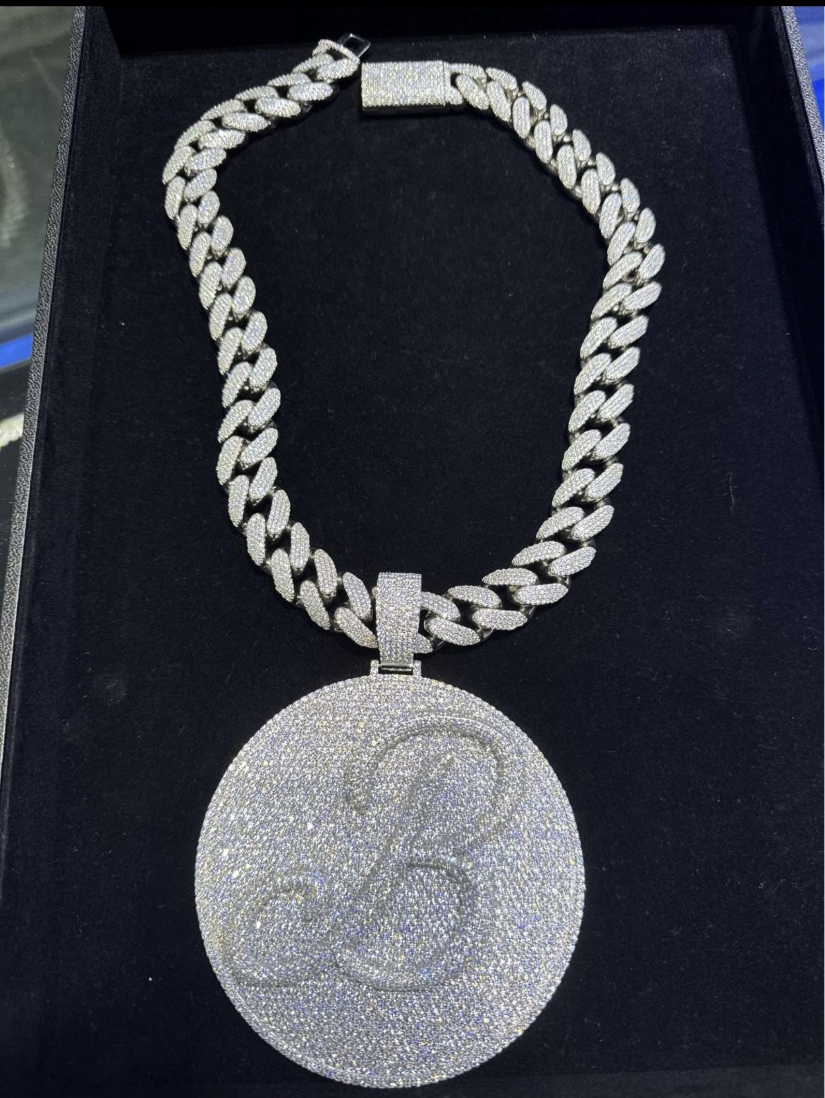 Moissanite custom pendants