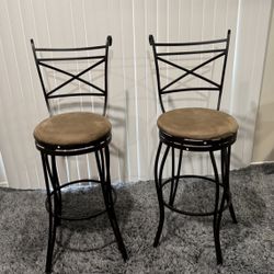 Set of 2 Bar Stools – Like New 
