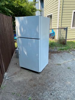 Refrigerator – does not work Refrigerator – does not work