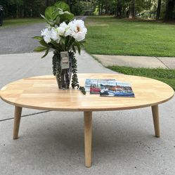 Artisan Retro Style Oval Solid Wood Coffee Table