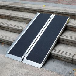 4 footer aluminum ramp excellent