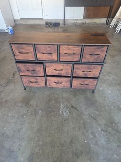 Dresser