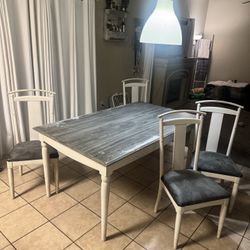 Kitchen Table W Chairs 
