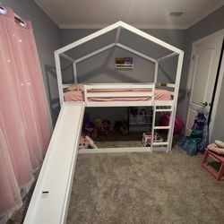 Kids bunk bed house