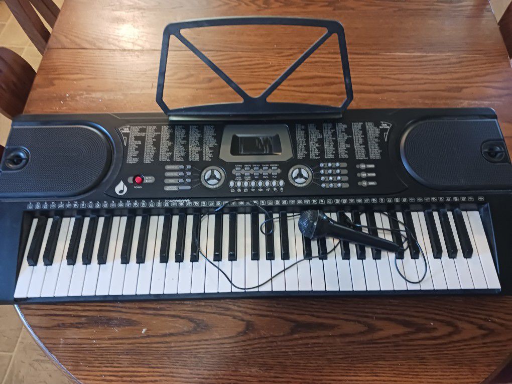 61 Key Music Digital Electronic Piano Keyboard With Microphone 