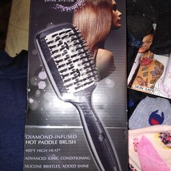 Paddle Brush Hair Straightener New In Box
