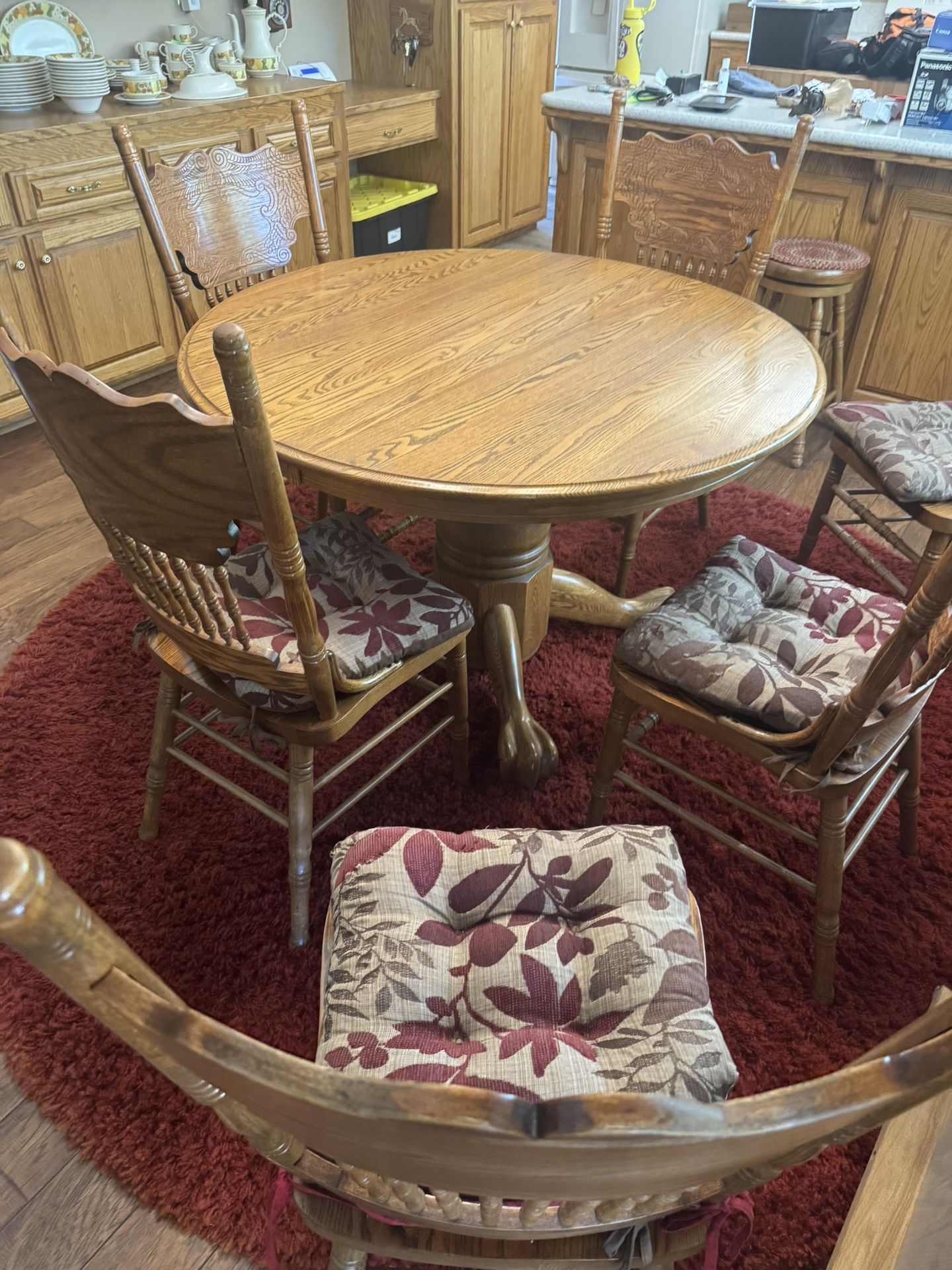 Table & 6 Chairs