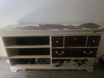 FREE Vanity Dresser with Drawers.