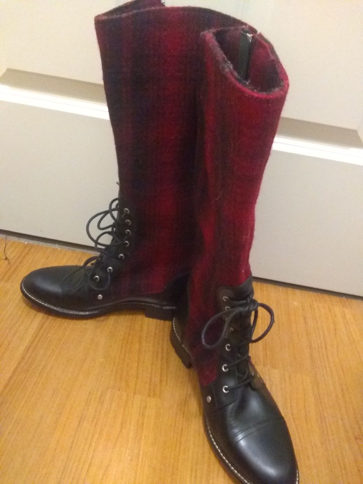 Women's Woolrich buffalo plaid and leather boots new