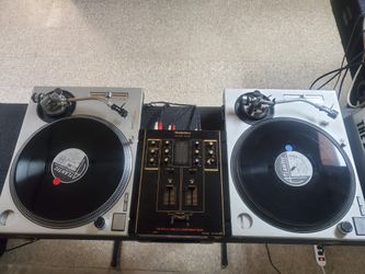 Technics 1200 MKII MK2 Turntables (Pair)