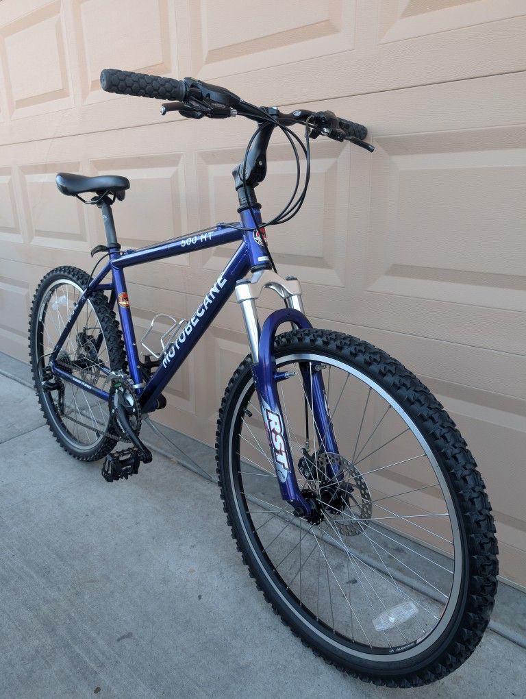 26"x2.0. MOTOBECANE MENS MOUNTAIN BIKE. DUAL DISC BRAKES. FRESHLY TUNE UP. 👌🏼
