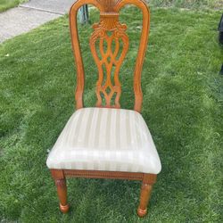 Beautiful Dining Room Table And 6 Chairs 