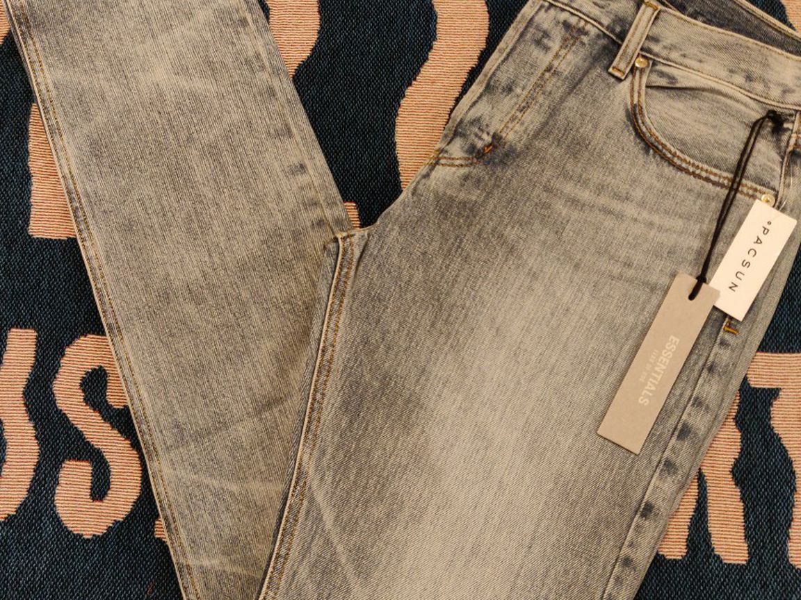 Fear of God FOG Essentials Light Indigo Jeans Denim Pant Distressed Men's Size 32 NWT