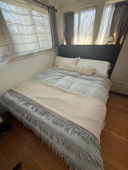 Cali King Bed Set