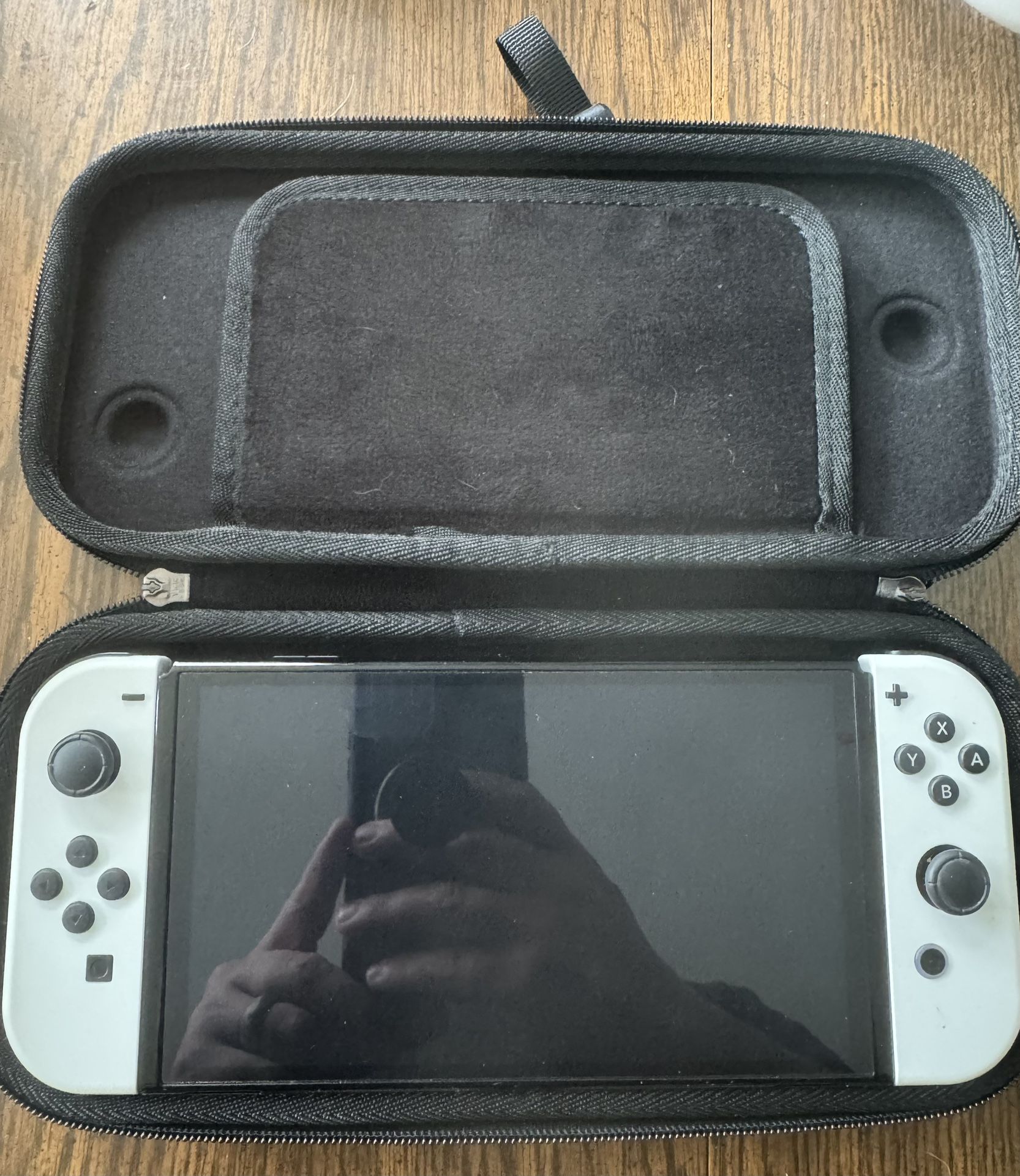Nintendo Switch OLED (White) + 128GB microSD + Carrying Case – Excellent Condition
