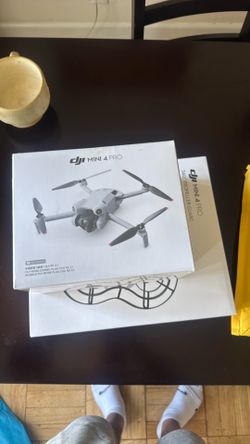 DJI mini 4 pro fly more combo sealed