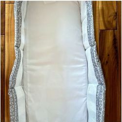 LIKE NEW - Baby Delight Snuggle Nest Portable Bassinet