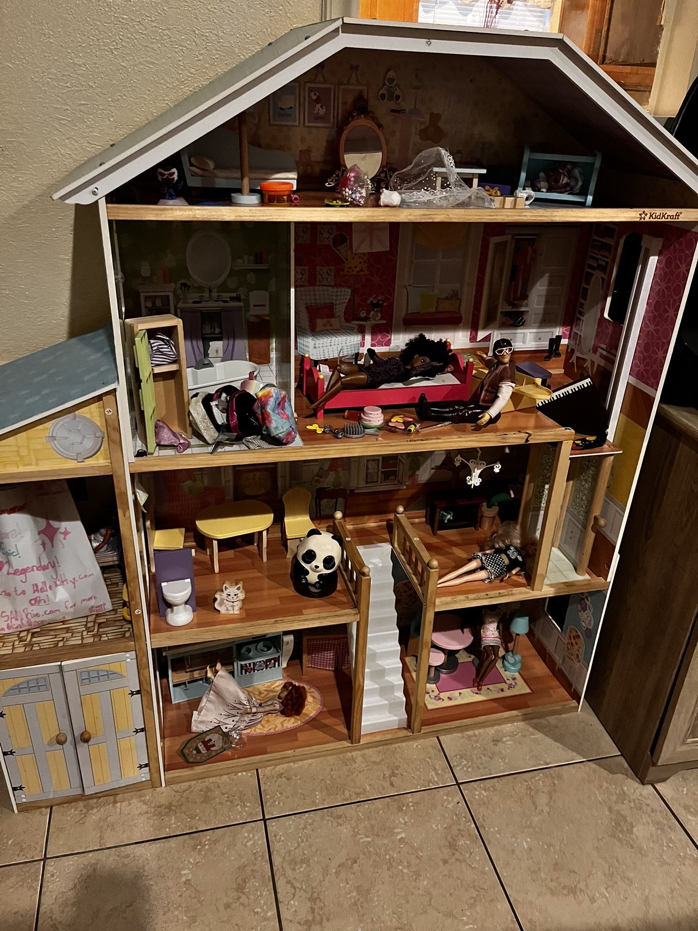 Wood  Play House  (Kid Kraft )