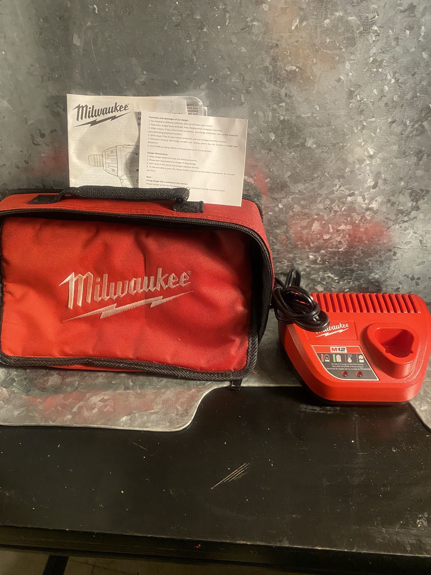  Cargador  De Bateria Nuevo 15$