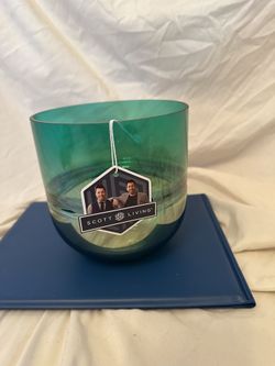 * NEW*** Green wave glass Vase ***